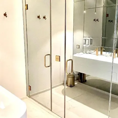 Luxury & Mondrian Market Square Ii Lejlighedshotel Warszawa