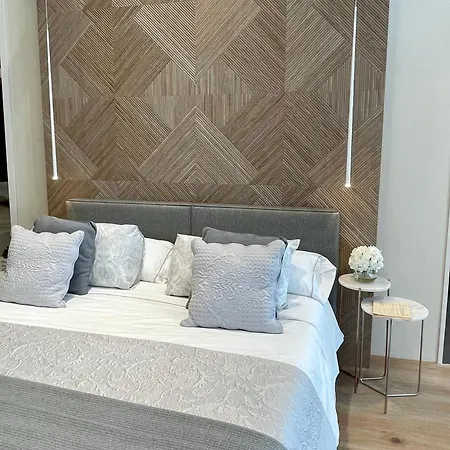 Lägenhetshotell Luxury & Mondrian Market Square Ii 5*