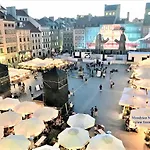 Luxury Mondrian Market Square Ii Варшава