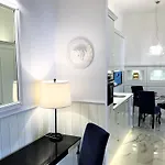 Luxury Mondrian Market Square Ii Апарт-отель Варшава