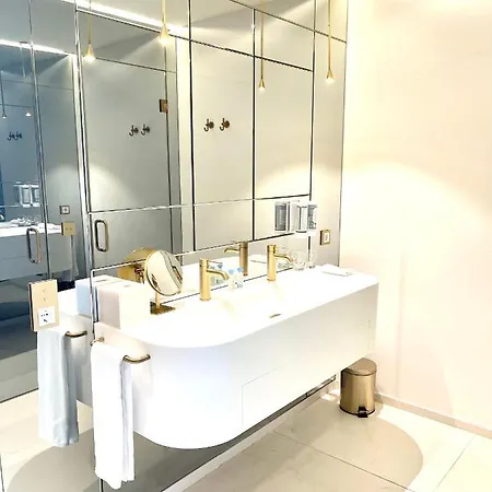 Aparthotel Luxury & Mondrian Market Square Ii Varsavia
